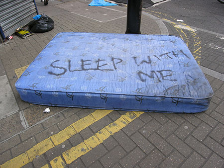 a98046_dirty-mattress51.jpg