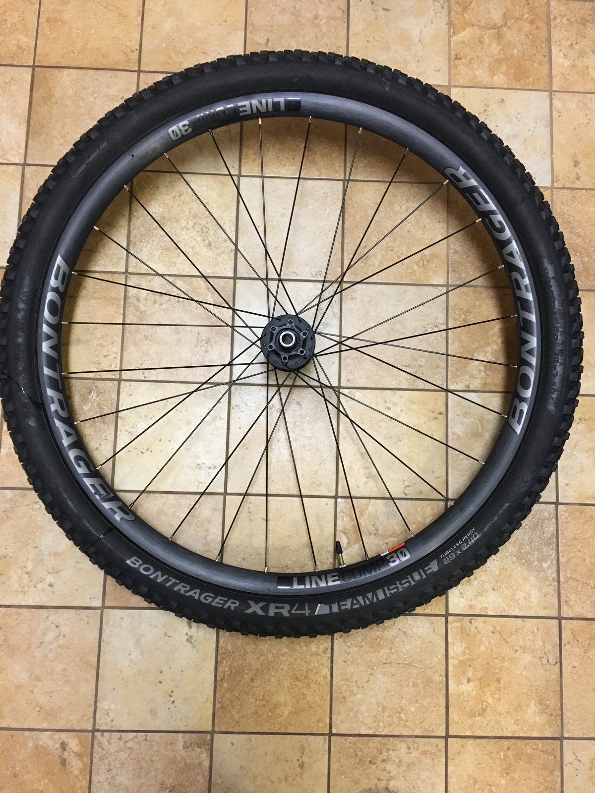 Bontrager Line Comp 30 TLR Boost 29er Wheelset imtbtrails